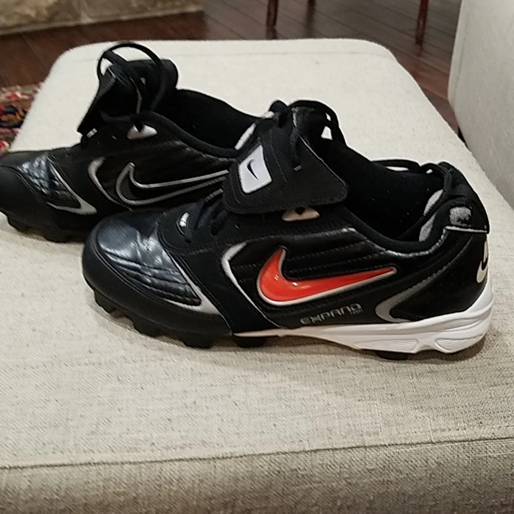Nike Kids Black Red White Athletic Cleats